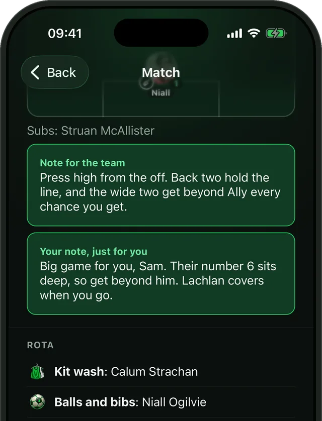 The manager's notes in Bibs: a note for the whole team about pressing high, and a note just for one player.